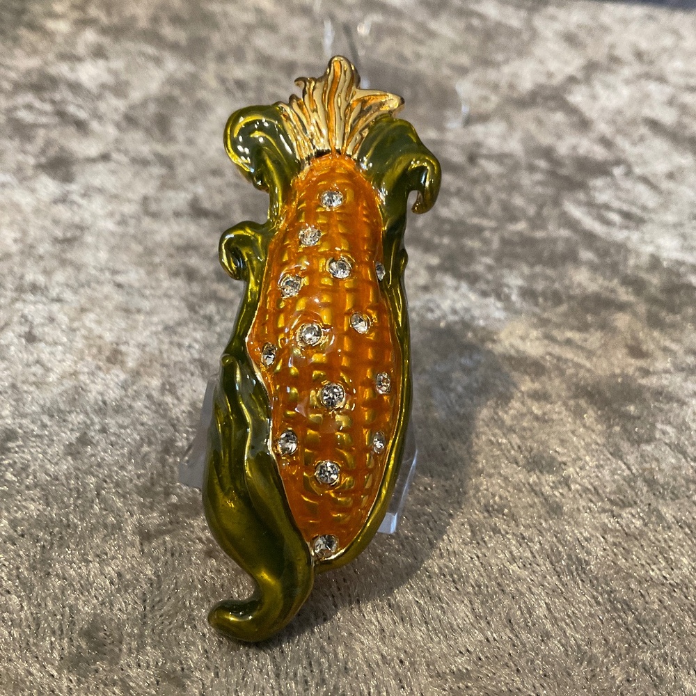Vintage Saxon Corn on the Cob Pin / Pendant